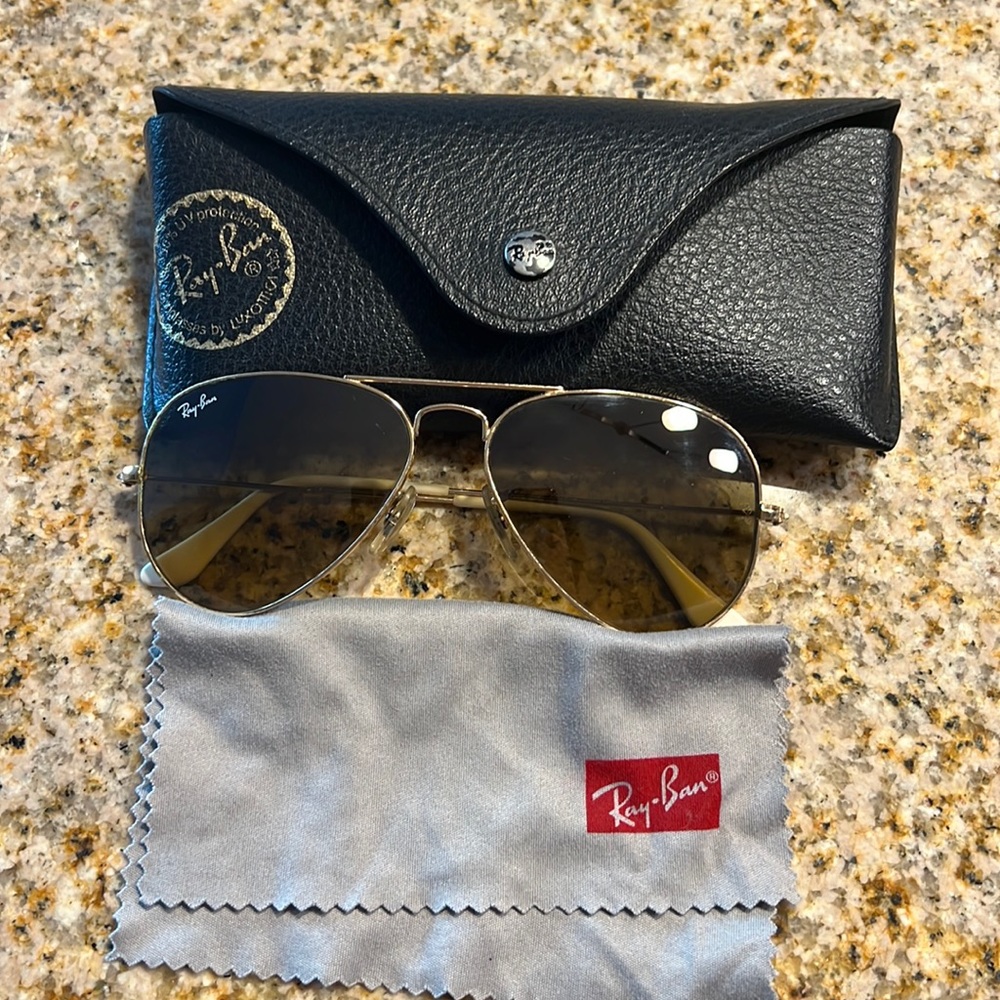 Ray ban sun glasses